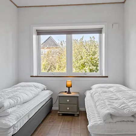 Awesome In With Wifi بيت للعطل توندر